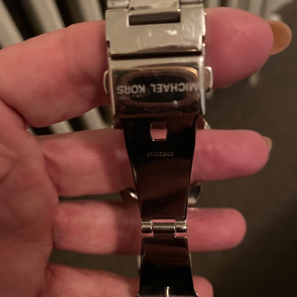 Michael Kors watch - Picture 2 of 3